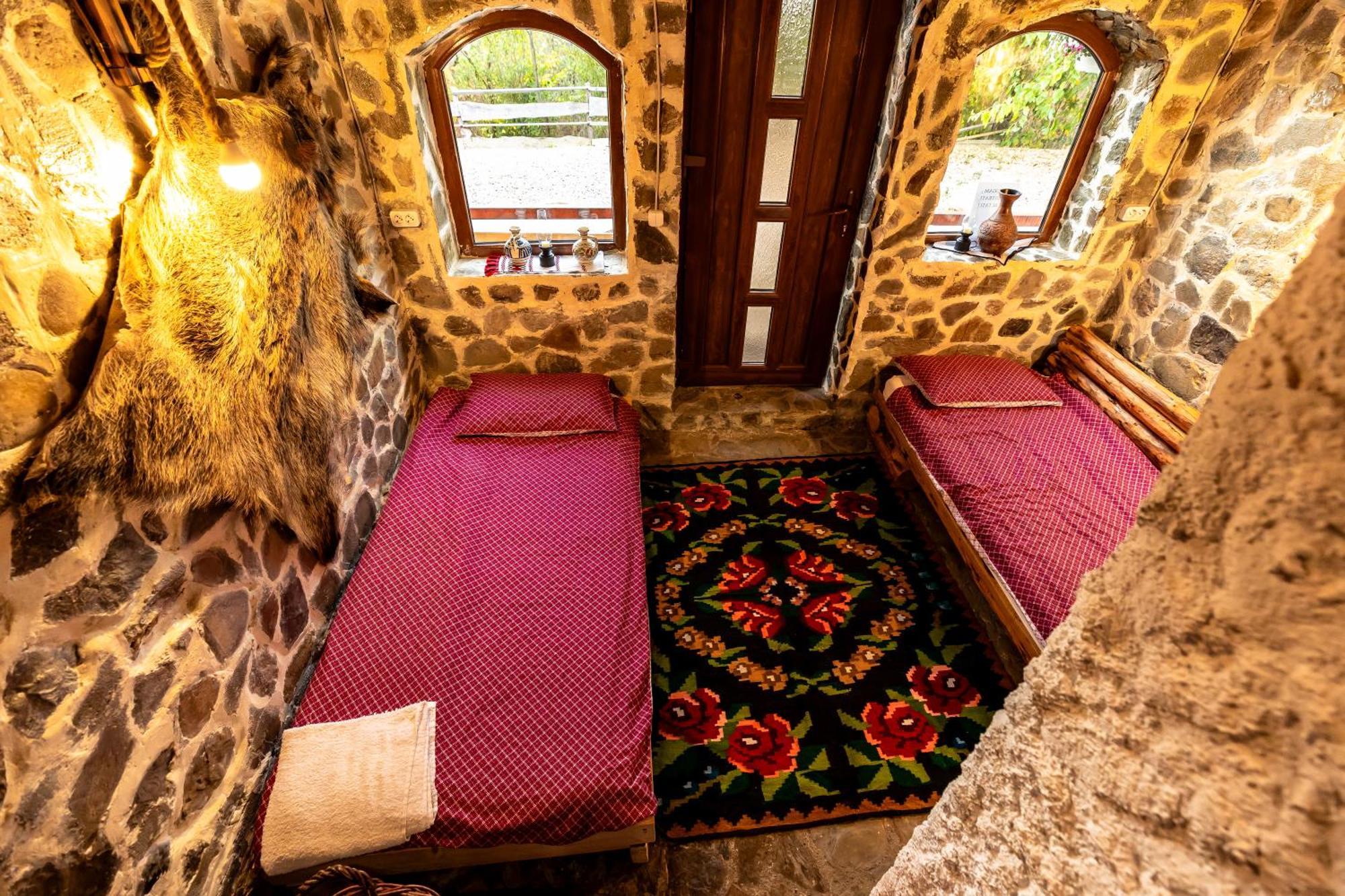 Catunu' Lui Emil Villa Carbunesti Buitenkant foto