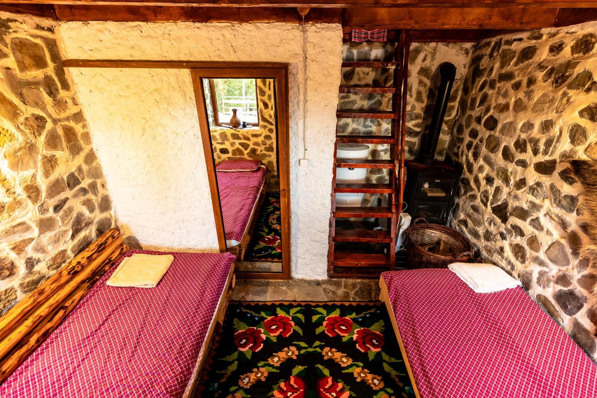 Catunu' Lui Emil Villa Carbunesti Buitenkant foto