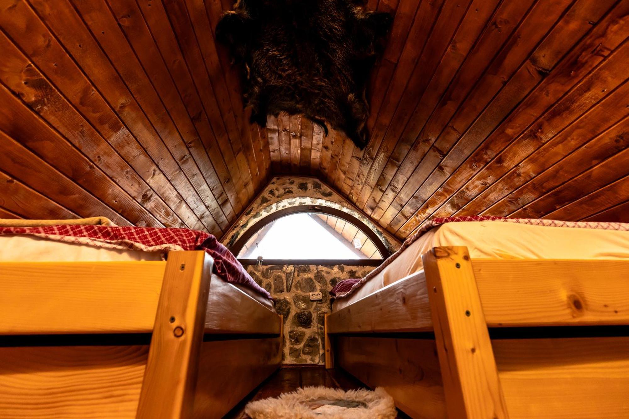 Catunu' Lui Emil Villa Carbunesti Buitenkant foto
