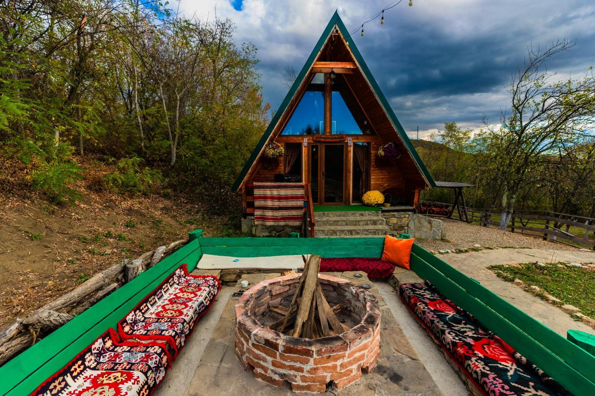 Catunu' Lui Emil Villa Carbunesti Buitenkant foto